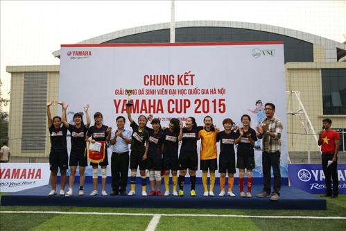 Đội bóng đá nữ Nhân văn giành cúp vô địch giải bóng đá sinh viên ĐHQGHN